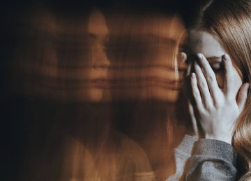 Διπολική διαταραχή: Οι φάσεις του εναλλασσόμενου συναισθήματος | Από τη μανία στην κατάθλιψη