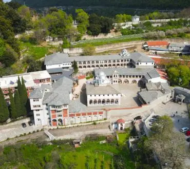 Σέρρες | Η ιστορική Μονή Παναγίας Εικοσιφοινίσσης από ψηλά (βίντεο)