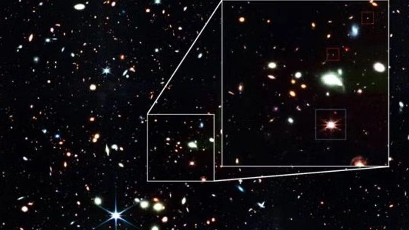 Μαύρες τρύπες-βρέφη είναι οι κόκκινες κουκίδες που εντόπισε το τηλεσκόπιο James Webb