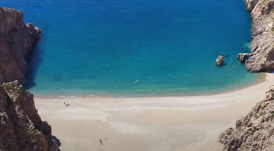 «Η Κρήτη ανοίγει την καρδιά της»: Ένα εξαιρετικό βίντεο - καμπάνια με τους ξένους που επέλεξαν να ζήσουν στο νησί