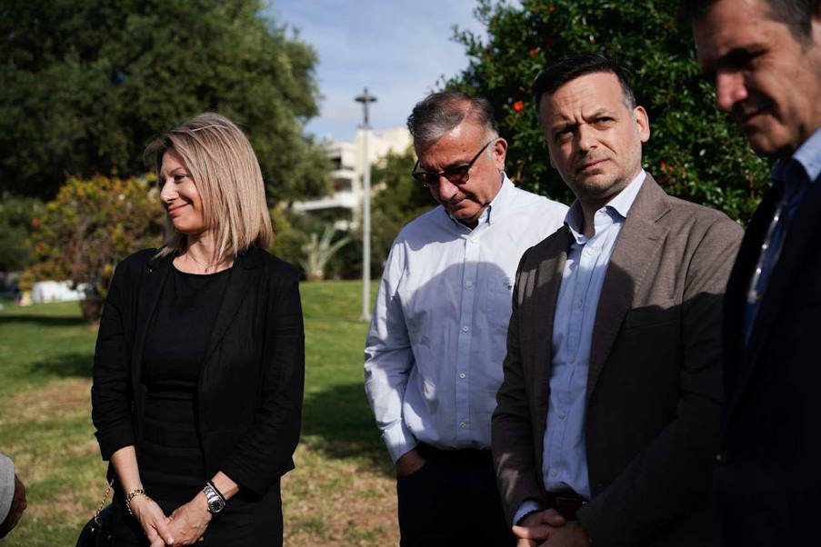 Δ. Αθηναίων: Γλυπτό με τίτλο «Δέντρο των Ψυχών» για τα θύματα της τραγωδίας των Τεμπών
