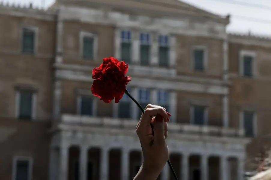 Απεργιακές συγκεντρώσεις και πορείες σε όλη τη χώρα για την Πρωτομαγιά | Πώς θα κινηθούν τα ΜΜΜ