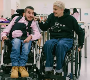 Accessible Comedy Nights | Bραδιές κωμωδίας σε προσβάσιμο χώρο από τους Cool Crips