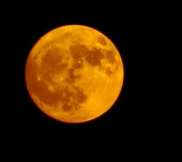 Το «Φεγγάρι του Ελαφιού»: Μαγικές εικόνες από την πανσέληνο του Ιουλίου