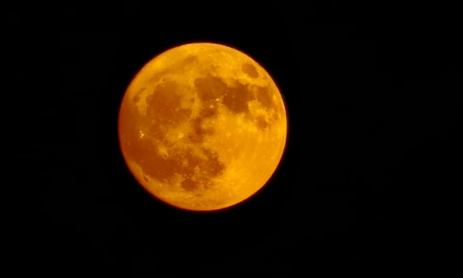 Το «Φεγγάρι του Ελαφιού»: Μαγικές εικόνες από την πανσέληνο του Ιουλίου