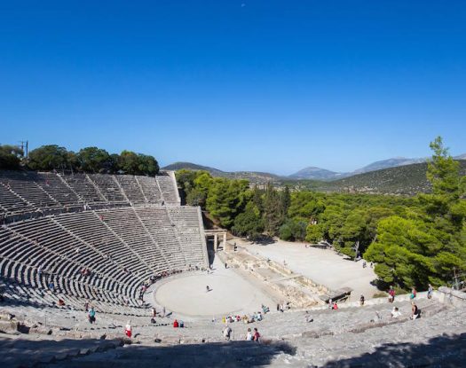 Αρχαίο Θέατρο Επιδαύρου: Το τελειότερο αρχαίο ελληνικό θέατρο από άποψη ακουστικής και αισθητικής (βίντεο)
