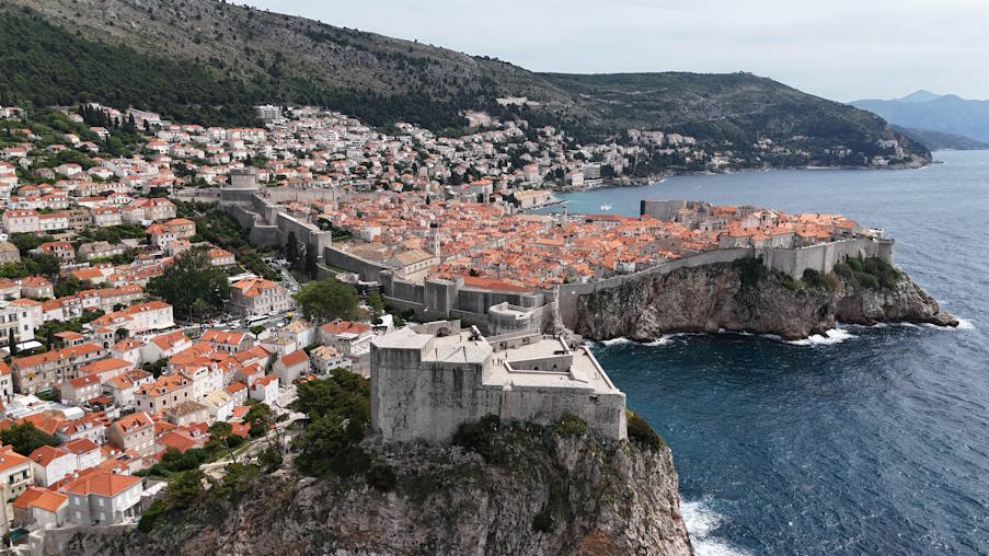 Ντουμπρόβνικ: Η πόλη που έγινε παγκοσμίως γνωστή μέσα από την σειρά Game Of Thrones (βίντεο)