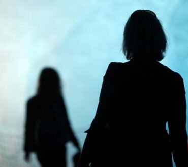 Πώς ξαναχτίζεται η εμπιστοσύνη μετά από μια προδοσία