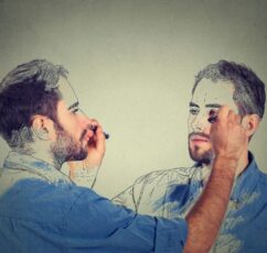 Η αυτοπαρατήρηση δεν σταθεροποιεί τον εαυτό αλλά τον μεταμορφώνει διαρκώς