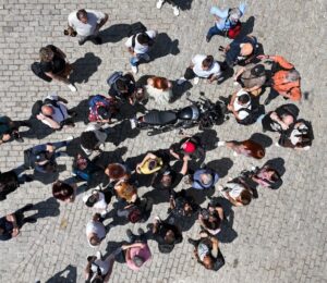 Street Shooters: Η φωτογραφική κοινότητα που ενώνει τους καλλιτέχνες για καλό σκοπό (βίντεο)