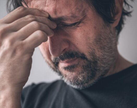 Πρωινή ζάλη: Τι μπορεί να σημαίνει όταν ξυπνάμε με αστάθεια στις κινήσεις μας;
