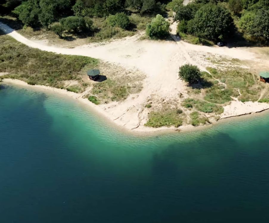 Ζαραβίνα: Η πιο ορεινή παραλία της Ελλάδας (βίντεο)