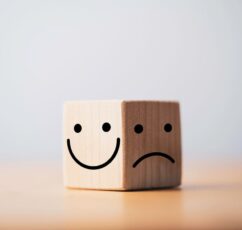 Cherophobia: Γιατί κάποιοι φοβούνται την ευτυχία;