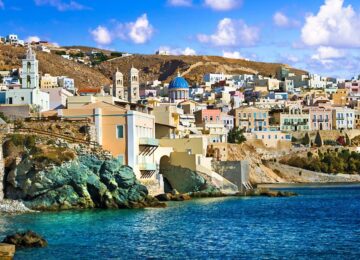 Σύρος Healing Waves Festival: Εκεί που η σιωπή γίνεται θεραπεία. Συνέντευξη με την Δέσποινα Πλουσίου