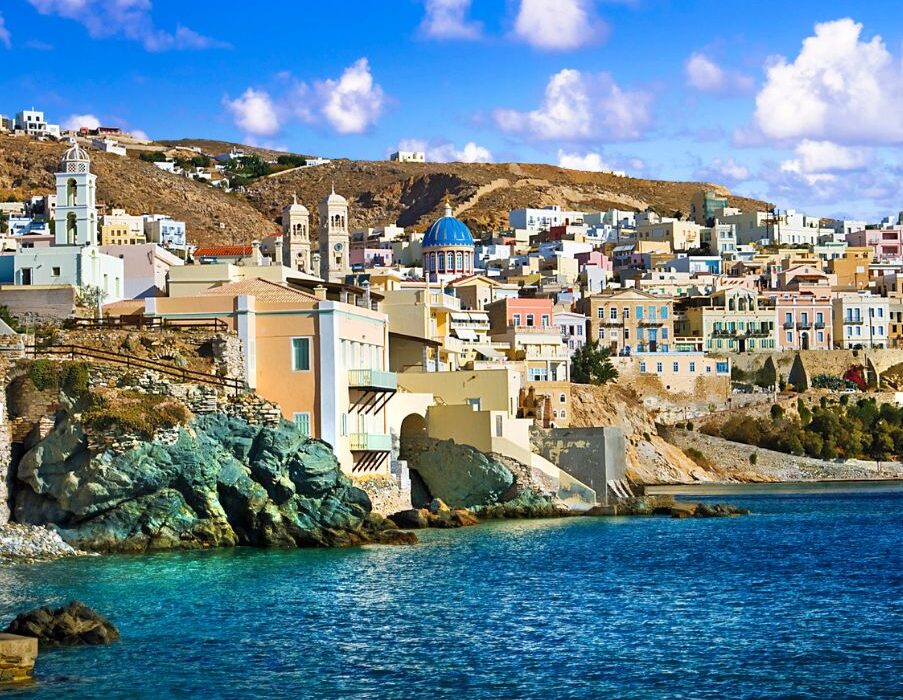 Σύρος Healing Waves Festival: Εκεί που η σιωπή γίνεται θεραπεία. Συνέντευξη με την Δέσποινα Πλουσίου