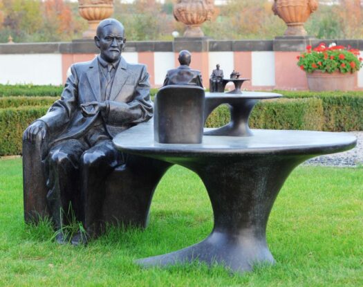 Sigmund Freud: «Το άγχος είναι η συνέπεια από την καταστολή των βασικών μας ενστίκτων»