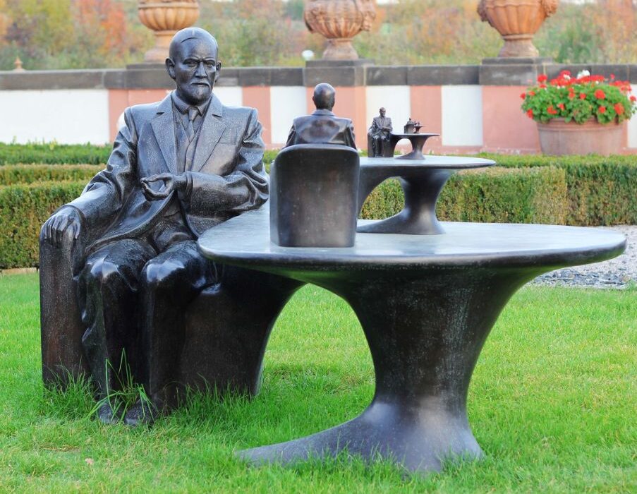 Sigmund Freud: «Το άγχος είναι η συνέπεια από την καταστολή των βασικών μας ενστίκτων»