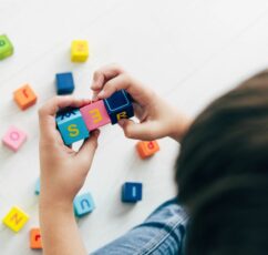 Η δυσλεξία δεν είναι μαθησιακή δυσκολία, αλλά ένας διαφορετικός τρόπος να σκέφτεσαι και να μαθαίνεις