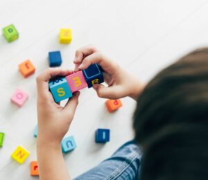 Η δυσλεξία δεν είναι μαθησιακή δυσκολία, αλλά ένας διαφορετικός τρόπος να σκέφτεσαι και να μαθαίνεις