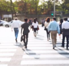 Επίδραση Χόθορν: Πώς αλλάζει η συμπεριφορά μας όταν ξέρουμε ότι μας παρατηρούν;