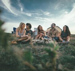 Oscar Wilde: «Όλα τα άχρηστα πράγματα είναι απολύτως απαραίτητα»