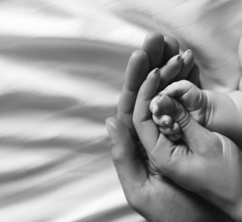 Η «Θεωρία της προσκόλλησης μητέρας και βρέφους». Πώς επιδρά το νευρικό σύστημα στο χτίσιμο του χαρακτήρα μας