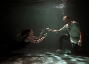 Προσπαθούμε να είμαστε τέλειοι για να μας αγαπήσουν... αλλά μόνο ό,τι είναι αυθεντικό έχει αγαπηθεί πραγματικά