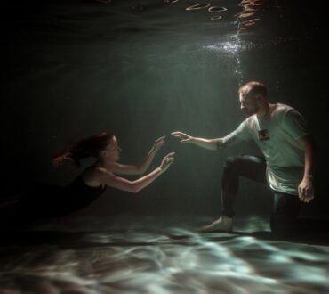 Προσπαθούμε να είμαστε τέλειοι για να μας αγαπήσουν... αλλά μόνο ό,τι είναι αυθεντικό έχει αγαπηθεί πραγματικά