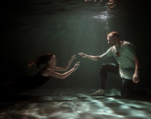 Προσπαθούμε να είμαστε τέλειοι για να μας αγαπήσουν... αλλά μόνο ό,τι είναι αυθεντικό έχει αγαπηθεί πραγματικά