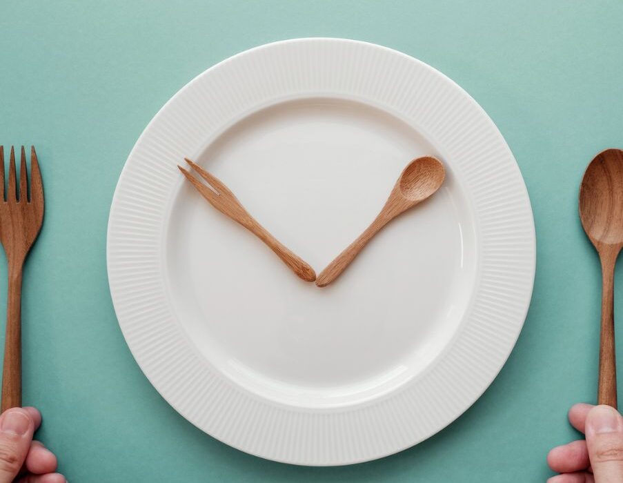 Από το "φαγητό μέχρι τελικής πτώσεως" στην αφαγία. Τα λάθη που κάνουμε για να διορθώσουμε τις υπερβολές μας