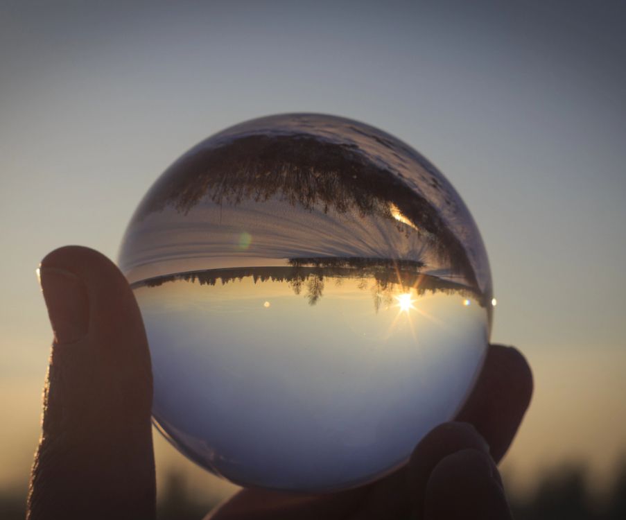 «Τα ελαττώματα που βλέπεις στους άλλους είναι η αντανάκλαση των δικών σου» - Rumi