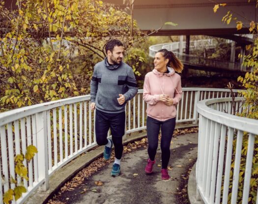 Άσκηση τον χειμώνα: Γιατί τη χρειαζόμαστε περισσότερο και ποιες οι ιδανικές μορφές για την εποχή