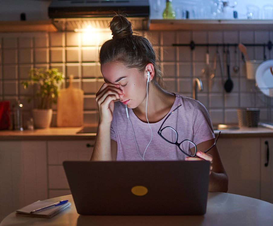Οι ψυχολογικές επιπτώσεις της "τεχνολογικής υπερφόρτωσης" και η ανάγκη για digital detox