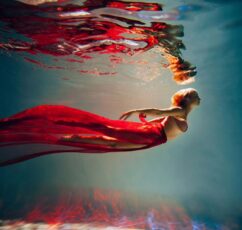 Από την "επιφάνεια" στον "βυθό": Η διαδρομή από την ασφάλεια στην ελευθερία