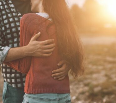 Τα σημάδια της προβληματικής επικοινωνίας στη σχέση και πώς συνδεθούμε (ξανά) με τον άνθρωπό μας