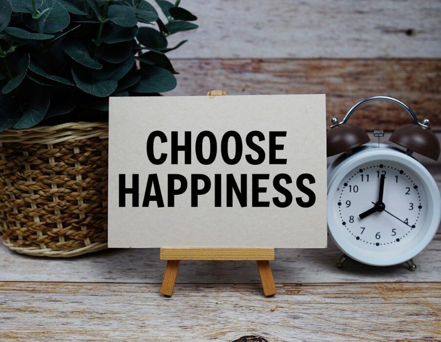 Η ετυμολογία της ευτυχίας | Δεν μπορούμε να ελέγξουμε τα πάντα αλλά μπορούμε να ελέγξουμε τη συμπεριφορά μας