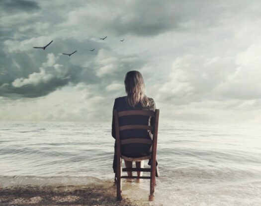 Πώς να είσαι με τον εαυτό σου, όταν αυτός ο εαυτός δεν σε χωράει;