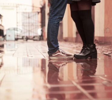 Οι σχέσεις χτίζονται πάνω σε ολόκληρες αλήθειες, όχι σε... μισές ή βολικά ψέματα