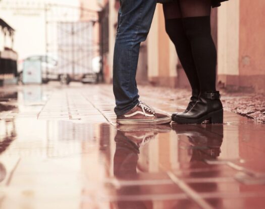 Οι σχέσεις χτίζονται πάνω σε ολόκληρες αλήθειες, όχι σε... μισές ή βολικά ψέματα