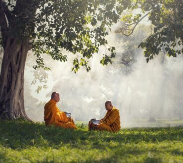 Τι συμβαίνει στον εγκέφαλο όταν διαλογιζόμαστε; Τα ευρήματα από μελέτες σε βουδιστές μοναχούς