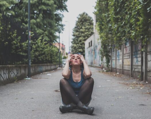 «Κάνω ψυχικό»: Η ναρκισσιστική υπεροχή του ευεργέτη