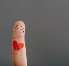 Πόσο χρόνο χρειάζεται η καρδιά για να επουλωθεί μετά τον χωρισμό;