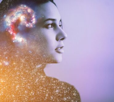 Γεννιέσαι δύο φορές: Tη μία που γεννιέται ένα ανθρώπινο πλάσμα και την άλλη που γεννιέται ο άνθρωπος