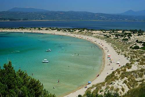 Βοϊδοκοιλιά: Μία από τις ομορφότερες και σπάνιες παραλίες της Ελλάδας