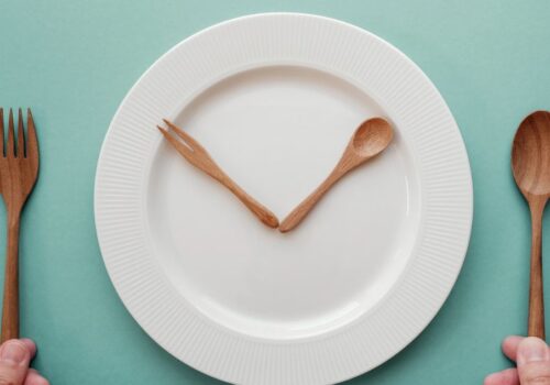 Από το "φαγητό μέχρι τελικής πτώσεως" στην αφαγία. Τα λάθη που κάνουμε για να διορθώσουμε τις υπερβολές μας