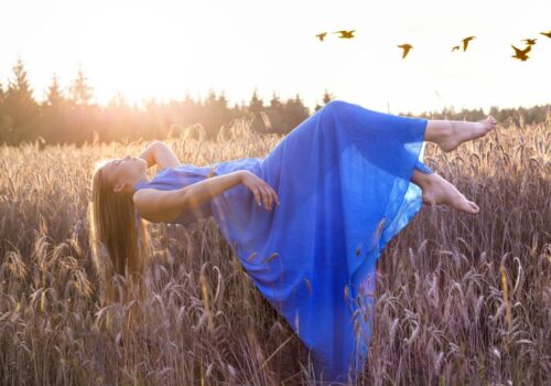 Το άγχος δεν κοιμάται όταν κοιμόμαστε. Απλώς αλλάζει μορφή και μας μιλάει μέσα από εικόνες