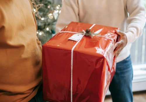 Τα 7 καλύτερα δώρα για να κάνετε στους γονείς σας