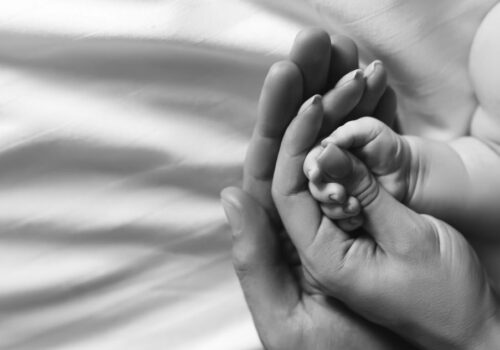 Η «Θεωρία της προσκόλλησης μητέρας και βρέφους». Πώς επιδρά το νευρικό σύστημα στο χτίσιμο του χαρακτήρα μας