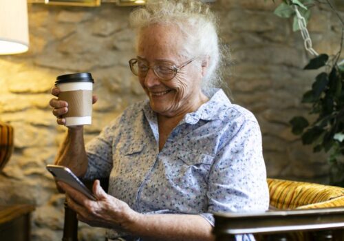 smartphone in old age