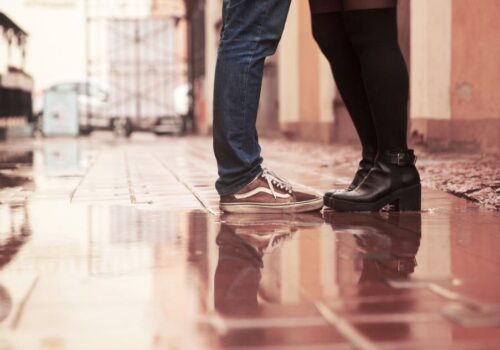 Οι σχέσεις χτίζονται πάνω σε ολόκληρες αλήθειες, όχι σε... μισές ή βολικά ψέματα